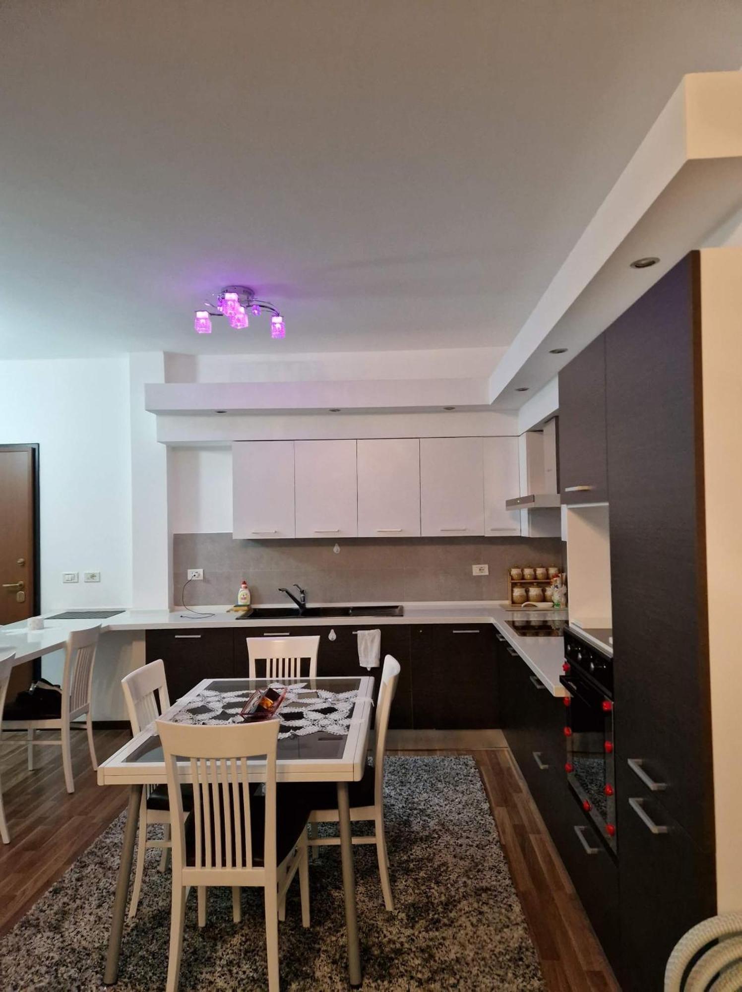 Me Qera Apartment Vlore