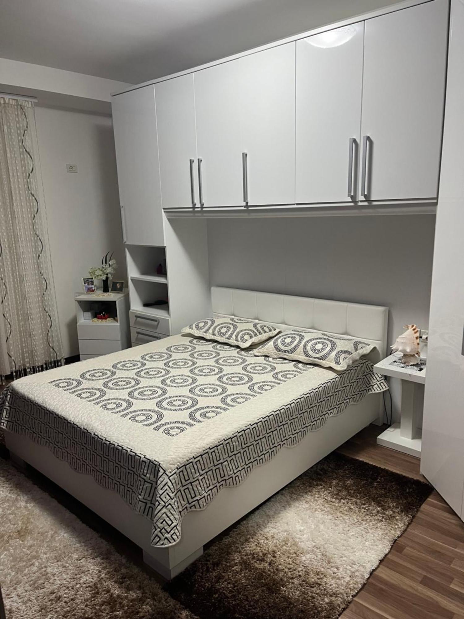 Apartment Me Qera