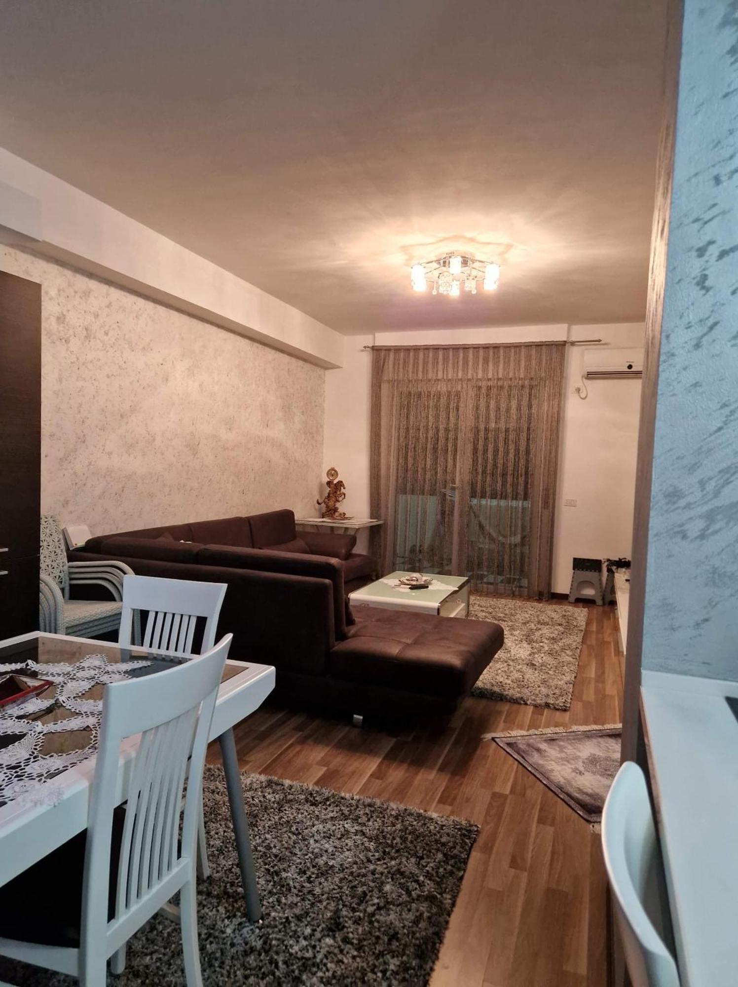 Me Qera Apartament